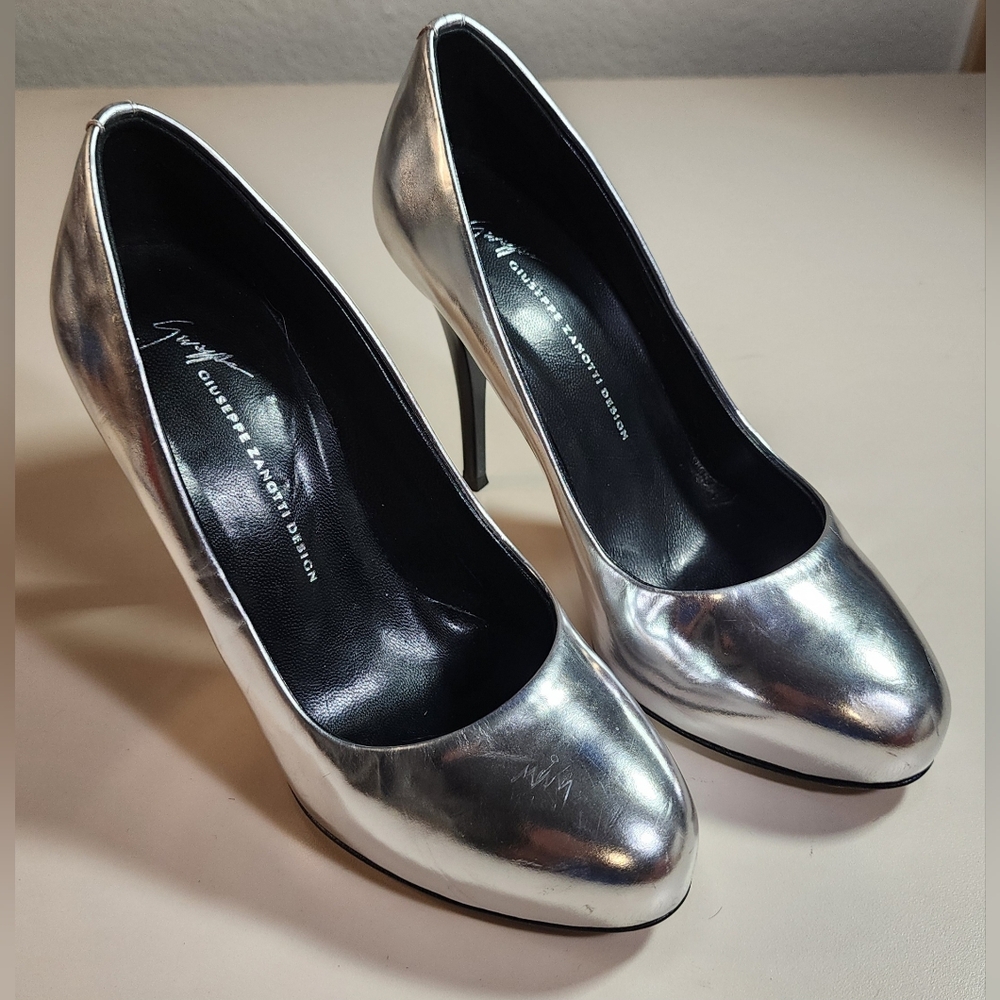 Giuseppe Zanotti Silver Metallic Leather Heels Great Condition Size 6